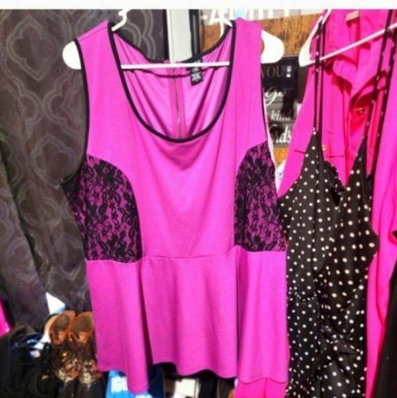 Torrid Top Womens 3X Purple Black Lace Trim Peplum Sleeveless Plus Size Shirt - Picture 2 of 4